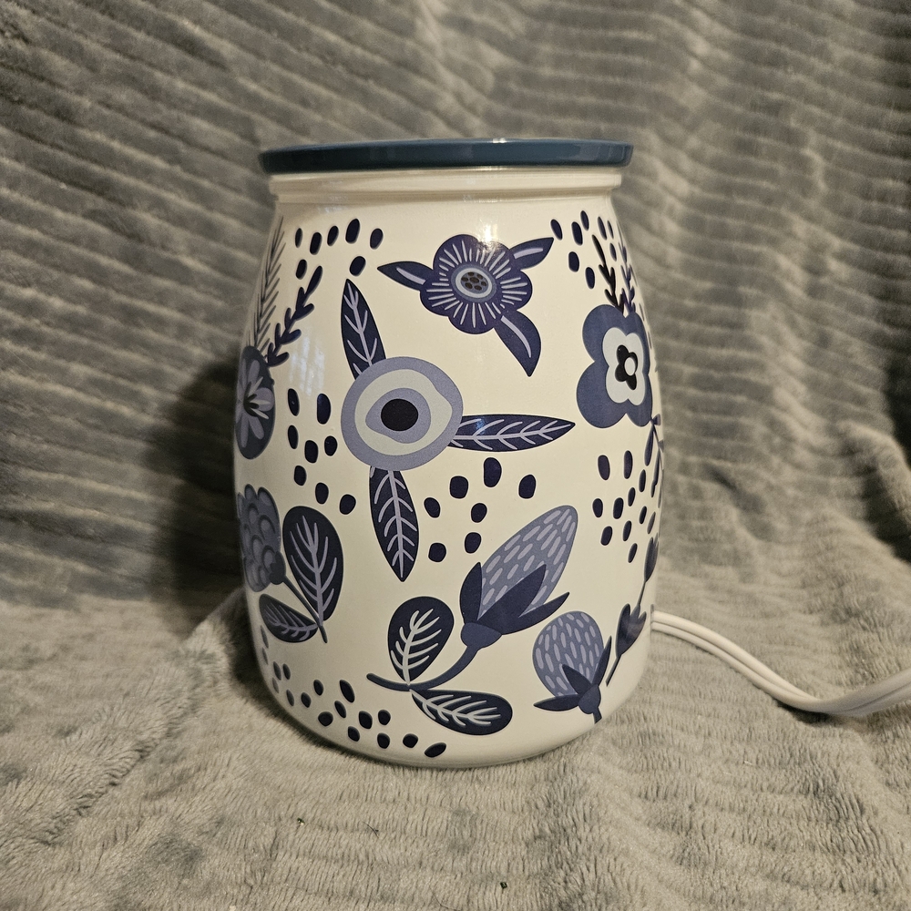 Scentsy Hope Blooms Wax Warmer